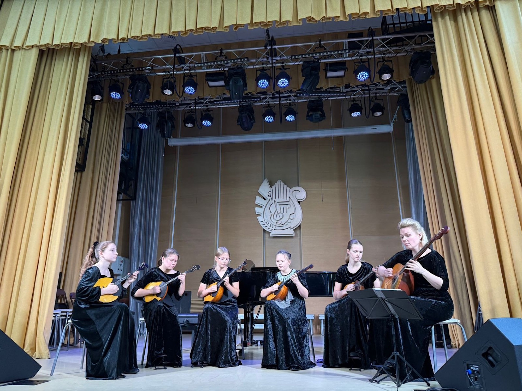 Концерт учащихся и студентов класса домры Исаковой И. И. 