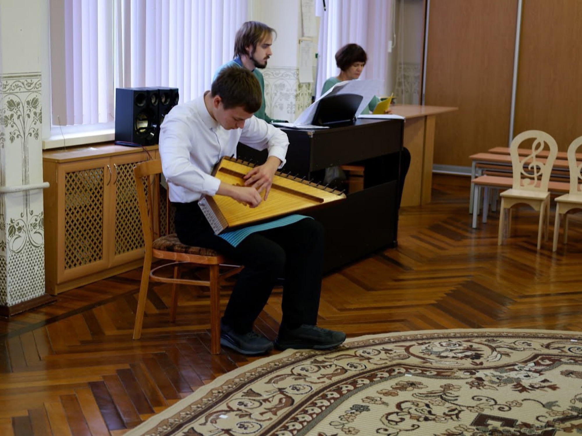 Звучат народные инструменты