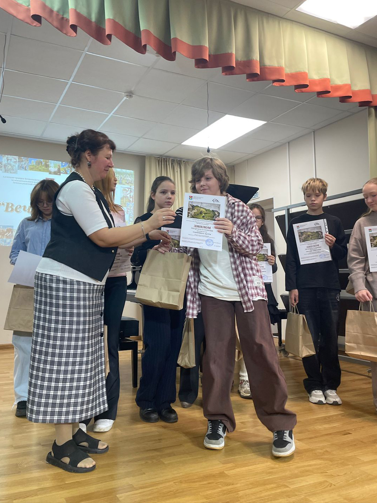 НАГРАЖДЕНИЕ ПРИЗЁРОВ РАЙОННОГО КОНКУРСА «ВЕЧНЫЙ ПОДВИГ»  