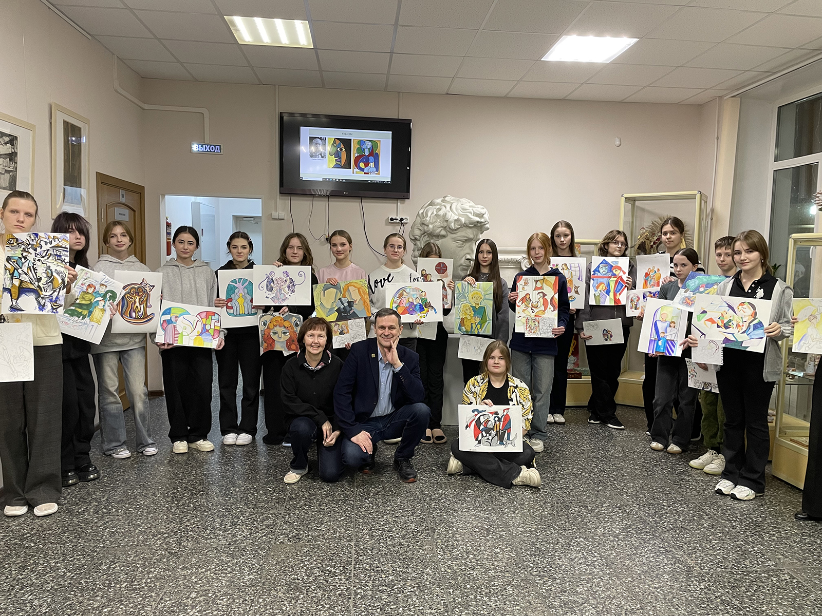 МАСТЕР-КЛАСС ПО ФОРМАЛЬНОЙ КОМПОЗИЦИИ НА ОТДЕЛЕНИИ  ИЗОБРАЗИТЕЛЬНОГО ИСКУССТВА 