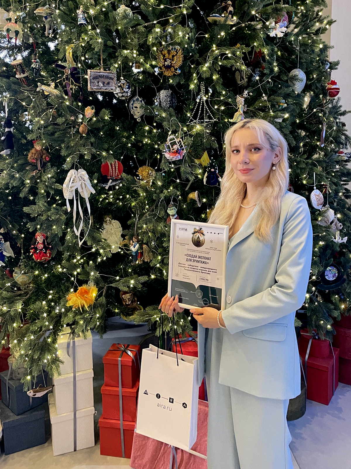 ПОЗДРАВЛЯЕМ ПРЕПОДАВАТЕЛЯ ОТДЕЛЕНИЯ ИЗОБРАЗИТЕЛЬНОГО ИСКУССТВА НЕВСКУЮ АНАСТАСИЮ МИХАЙЛОВНУ – ПОБЕДИТЕЛЯ IX МЕЖДУНАРОДНОГО КОНКУРСА АВТОРСКОЙ ЁЛОЧНОЙ ИГРУШКИ! 