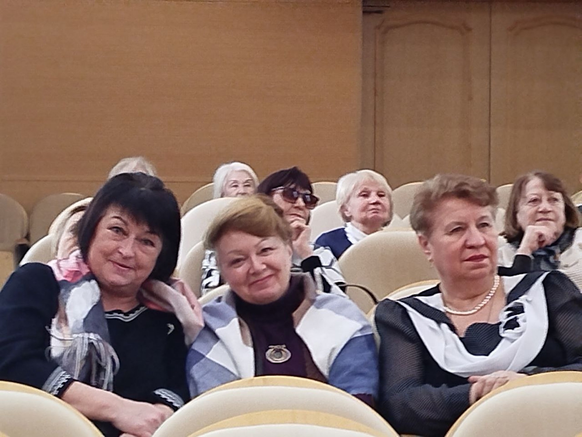 "Любовь придет к тебе быть может..."