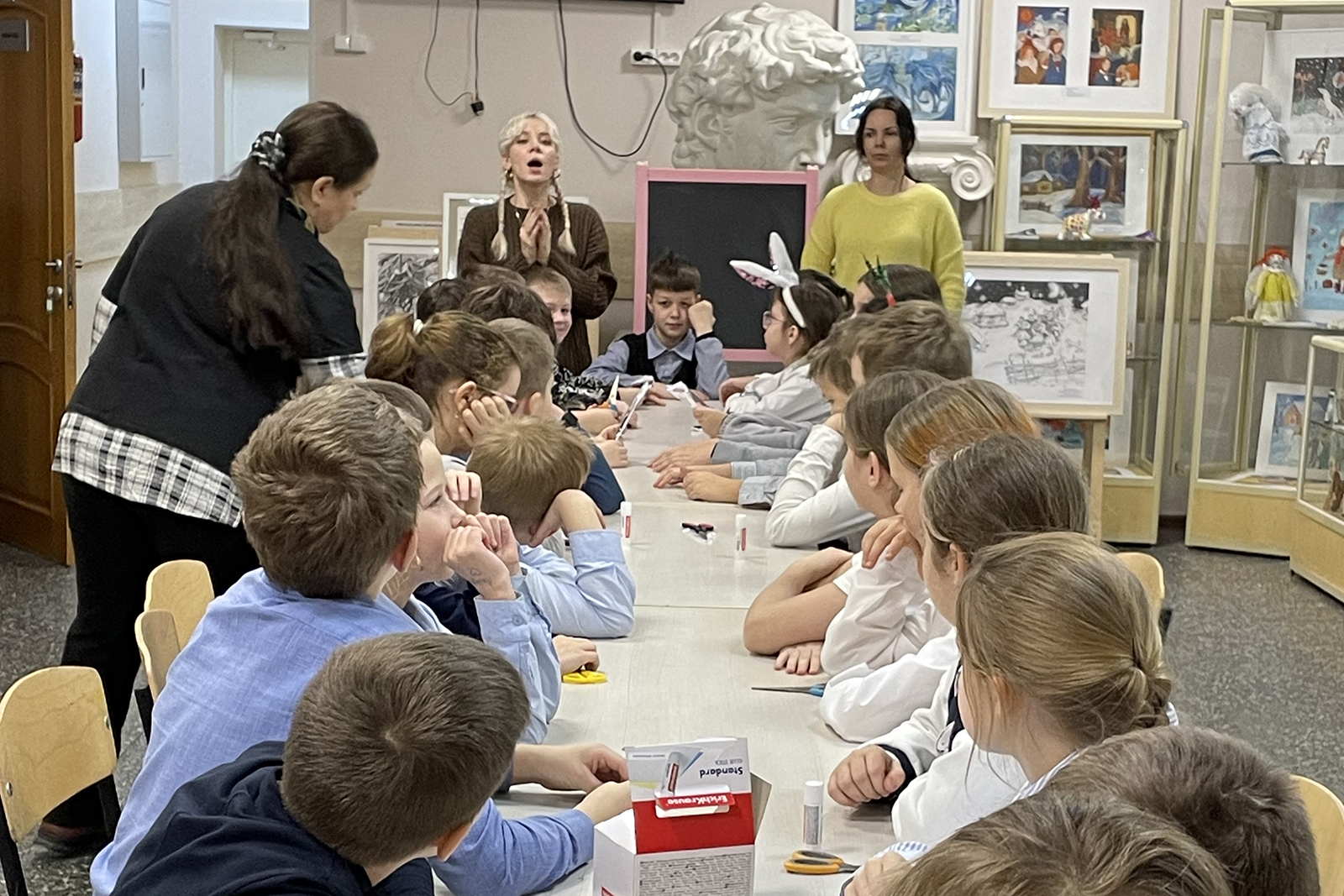 ОТДЕЛЕНИЕ ИЗОБРАЗИТЕЛЬНОГО ИСКУССТВА ДЕТСКОЙ ШКОЛЫ ИСКУССТВ ПРИНИМАЕТ УЧАЩИХСЯ ИЗ ЛИЦЕЯ № 1 ГОРОДА ВСЕВОЛОЖСКА