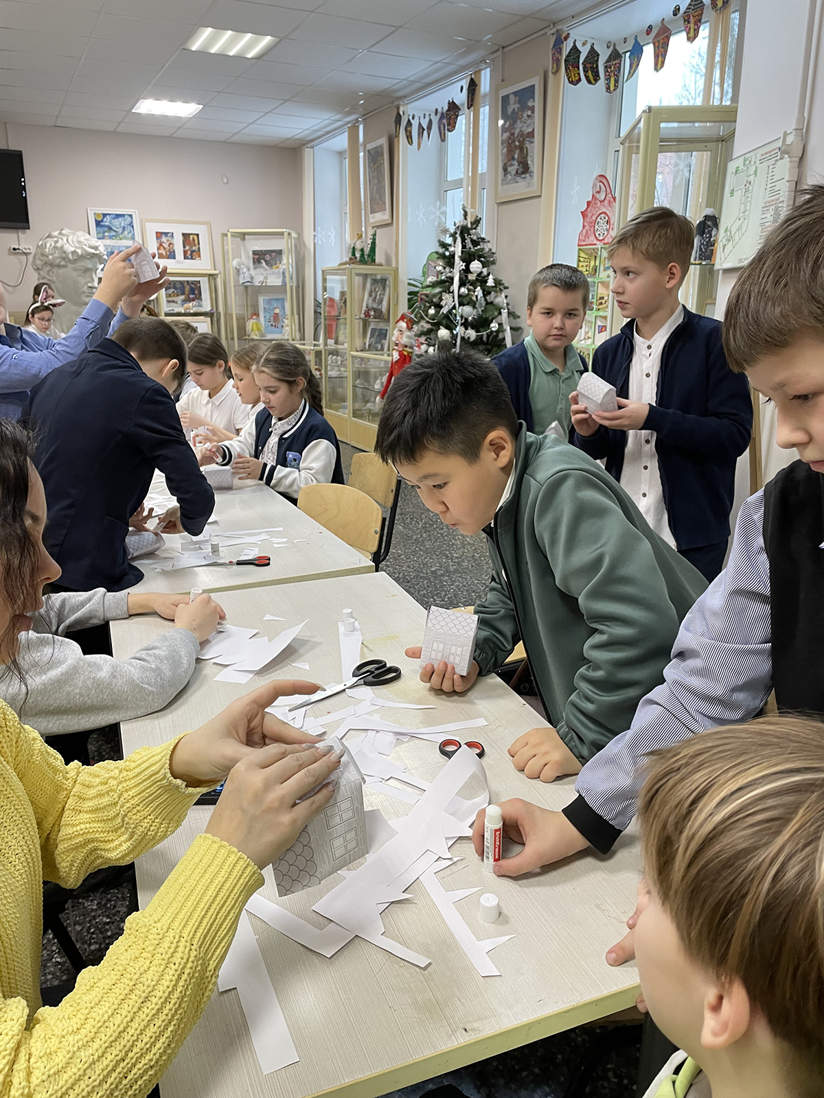 ОТДЕЛЕНИЕ ИЗОБРАЗИТЕЛЬНОГО ИСКУССТВА ДЕТСКОЙ ШКОЛЫ ИСКУССТВ ПРИНИМАЕТ УЧАЩИХСЯ ИЗ ЛИЦЕЯ № 1 ГОРОДА ВСЕВОЛОЖСКА
